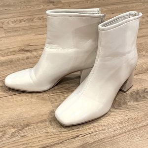 Light cream boots NWOT size 8.5